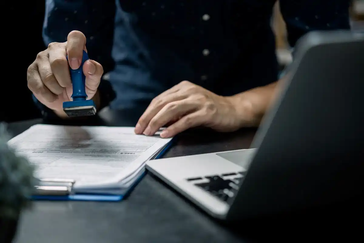 documentos para solicitar el Single Permit en Malta con sello oficial