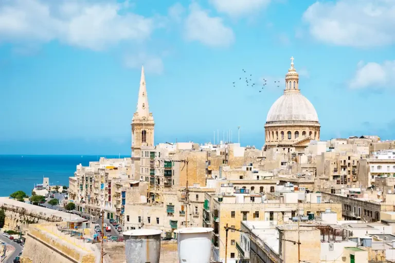 Vista panorámica de Valletta, principal destino al que se llega desde el aeropuerto de Malta