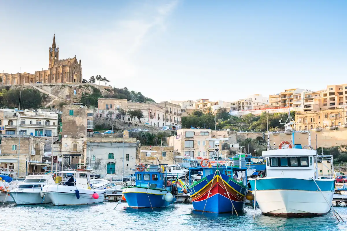 Puerto de Mġarr en Gozo donde llegan los ferris desde Malta tras el trayecto desde el aeropuerto