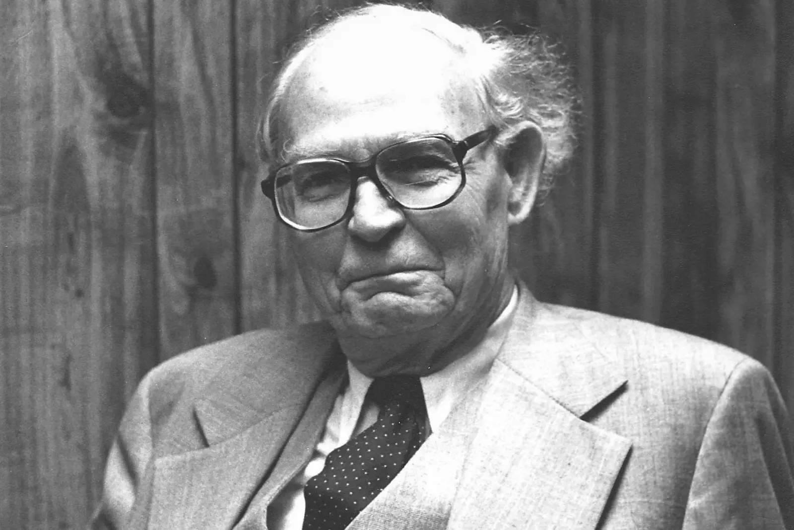 El diplomático maltés Arvid Pardo en una fotografía en blanco y negro de 1975